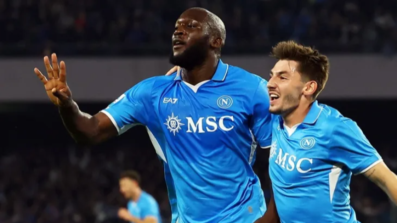 Dev maçta kazanan Napoli!