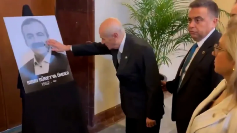 Devlet Bahçeli, Sırrı Süreyya Önder'e böyle veda etti
