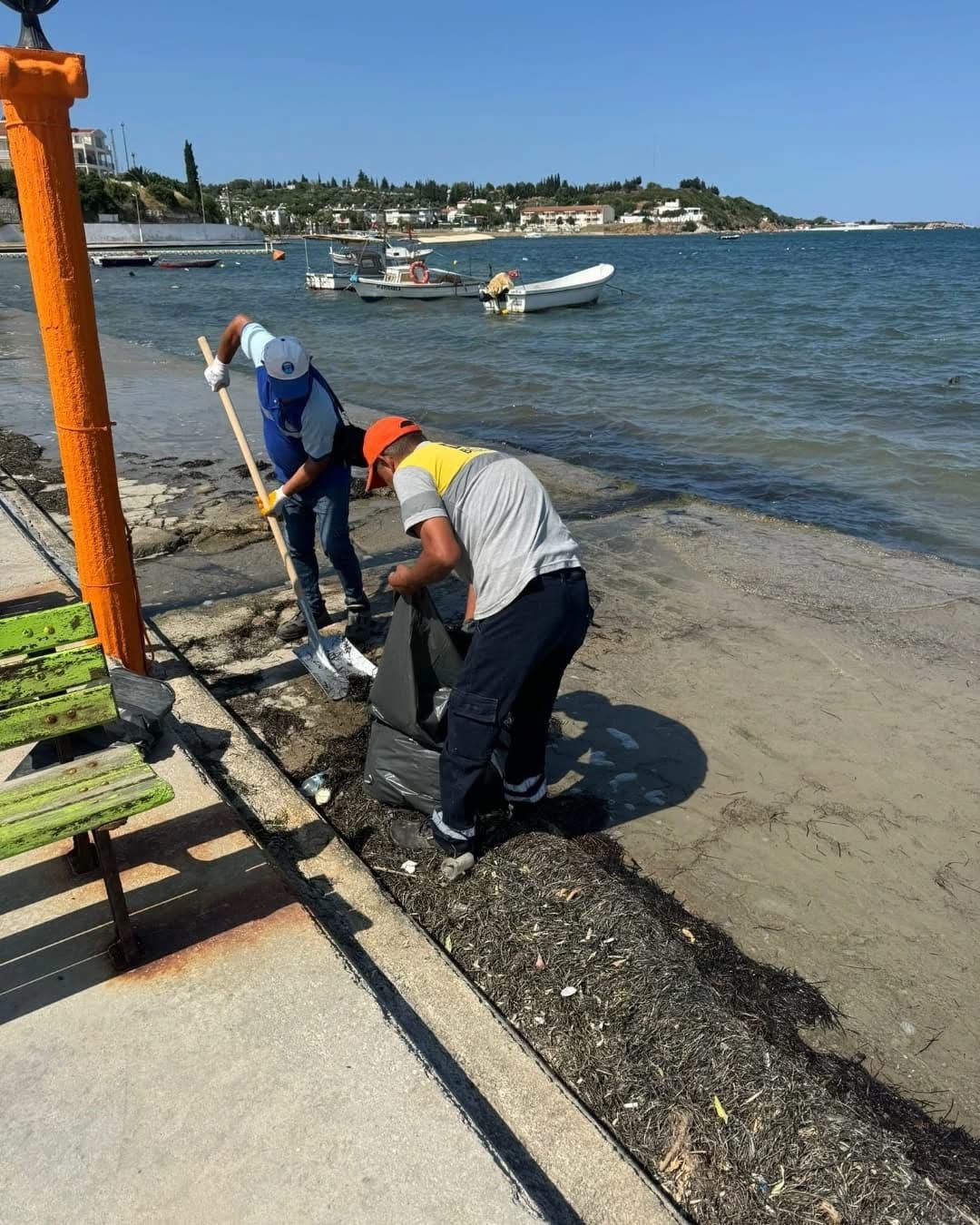 Didim Belediyesi Mavişehir Sahili’ni temizledi