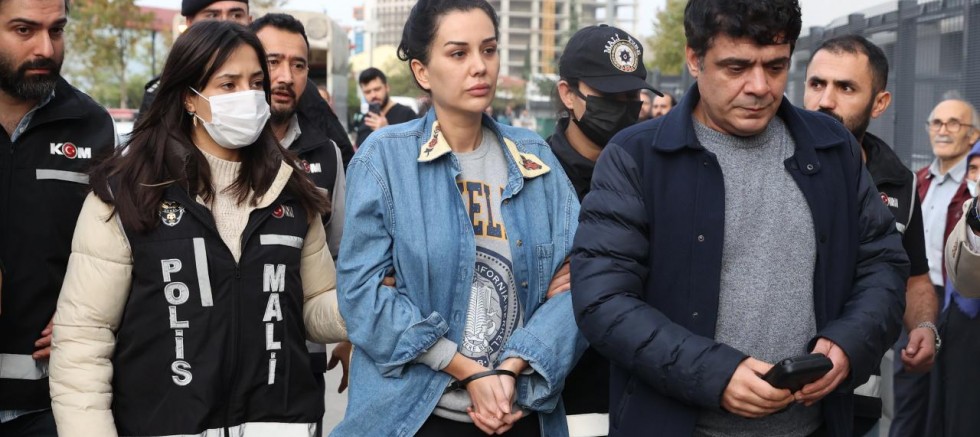 Dilan Polat gözaltına alındı