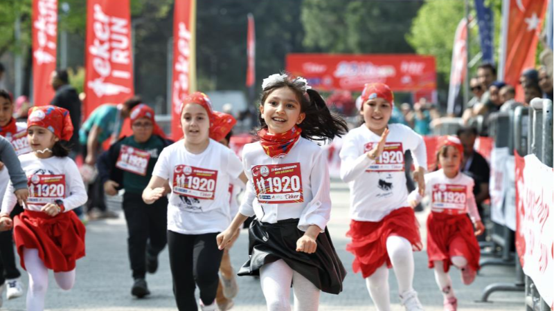 Dünya onlar gülünce güzel
