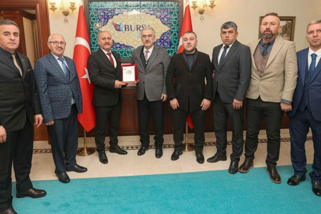 Dünya Türk Birliği’nden Bursa Valisi Ayyıldız’a ziyaret