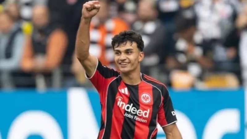 Eintracht Frankfurt'ta Can Uzun fırtınası