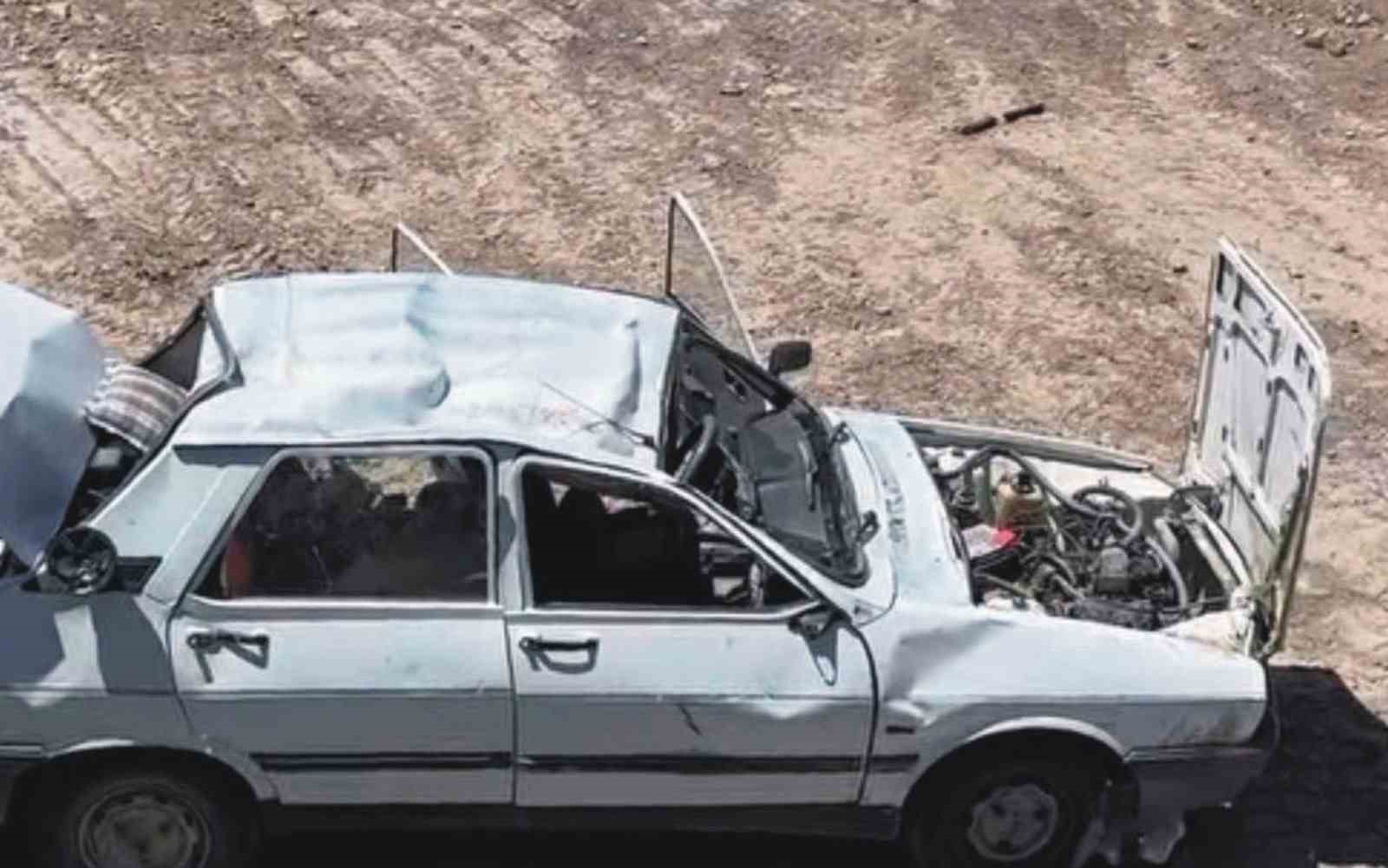 El frenini çekmeyi unutan sürücü, aracının altında kalarak ağır yaralandı