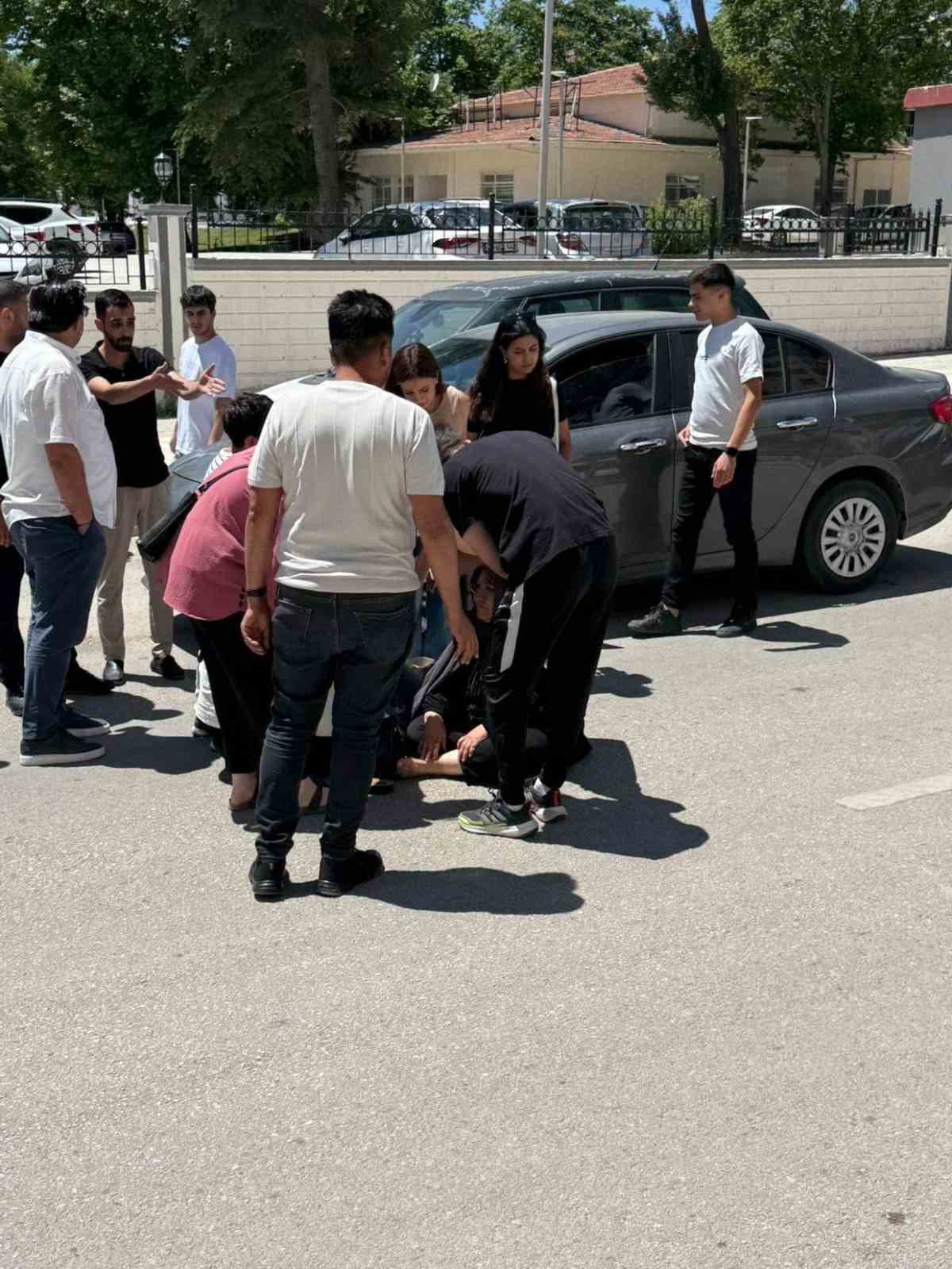 Elazığ’da otomobilin çarptığı yaya yaralandı