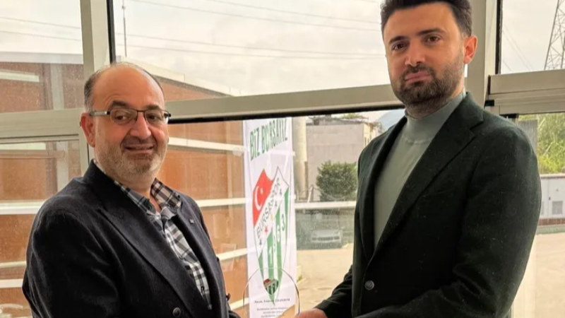 Enes Çelik’ten Yıldırım’a plaket