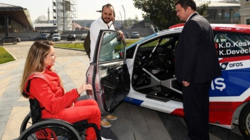 Engellere meydan okuyan Kübra, Avrupa'yı gözüne kestirdi