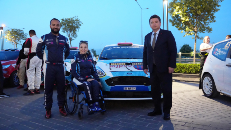 Engelli ralli pilotu Kübra, Bursa'nın yine gururu oldu