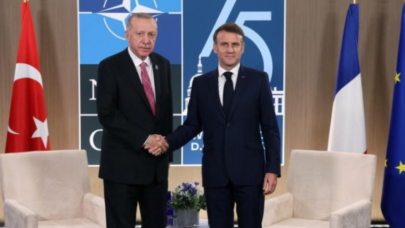 Erdoğan, Fransız mevkidaşı Macron ile görüştü