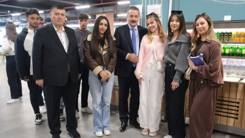 Faruk Çelik tecrübelerini Bursalı gençlerle paylaştı