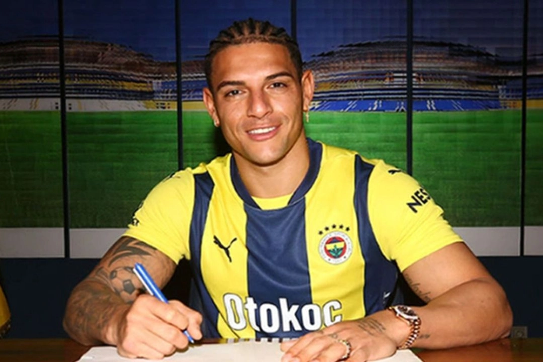 Fenerbahçe Diego Carlos'u resmen duyurdu!