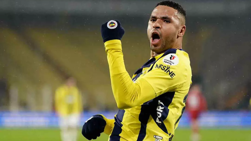 Fenerbahçe, Galatasaray'ın ensesine yapıştı