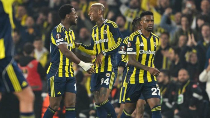 Fenerbahçe geri dönüşü tamamlayamadı! Kadıköy'de 1 puan...