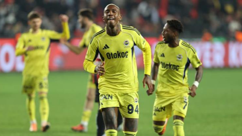 Fenerbahçe takipte; Gaziantep'i rahat yendiler