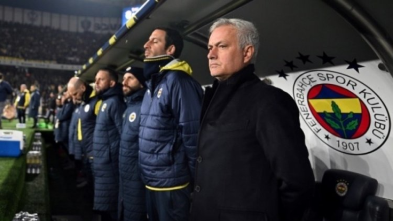 Fenerbahçe'de Jose Mourinho 20 yıl sonra bir ilki başardı!