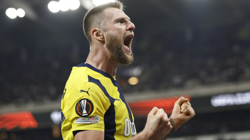 Fenerbahçe'ye büyük şok;  Yıldız isim Newcastle United'a gidiyor