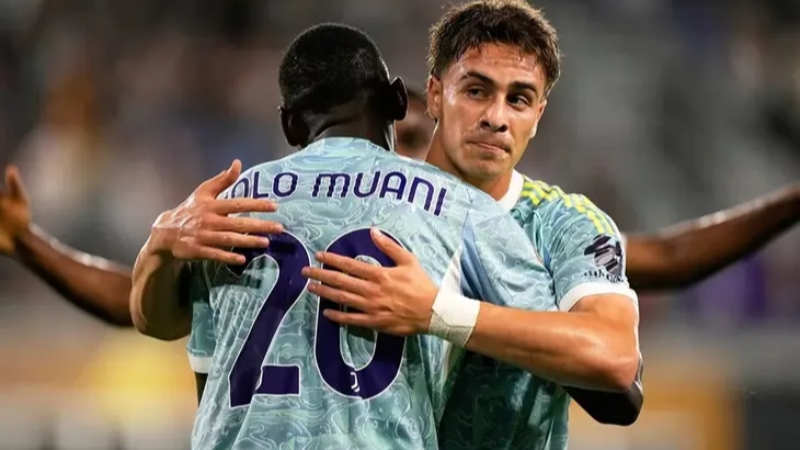 Fenerbahçe'ye Kolo Muani'den haber var