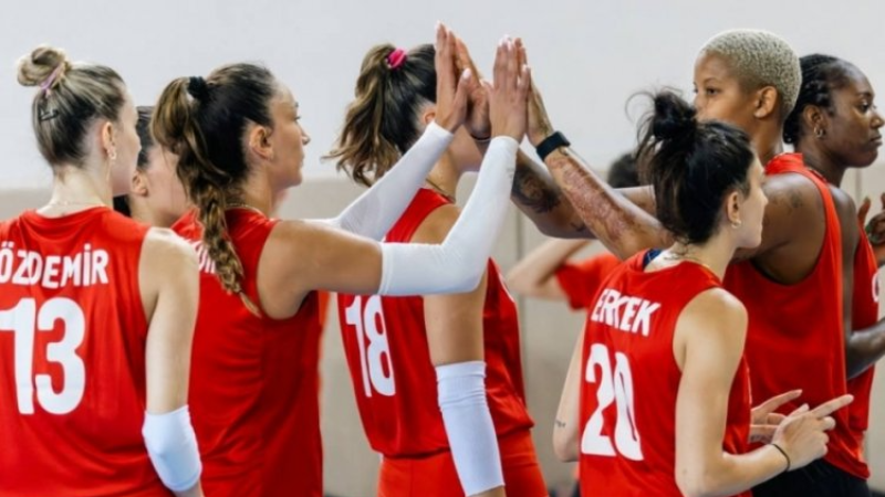 Filenin Sultanları Sırbistan'ı rahat geçti