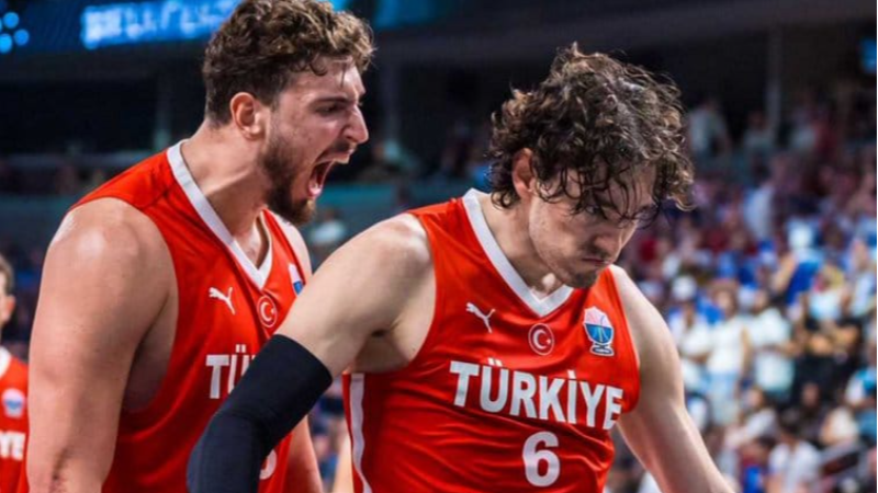 Finaldeyiz finalde...Harikasınız...