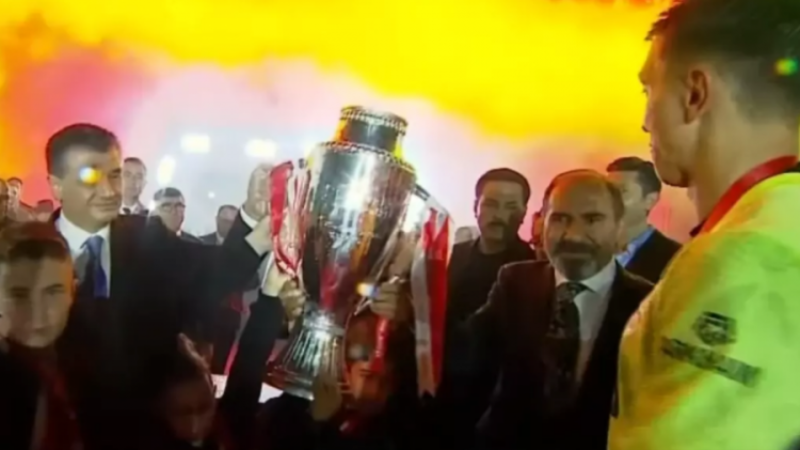 Galatasaray'a kupayı neden İbrahim Hacıosmanoğlu vermedi?