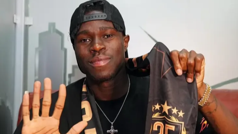 Galatasaray'da Singo'nuun sözleşmesinde öyle bir detay var ki...