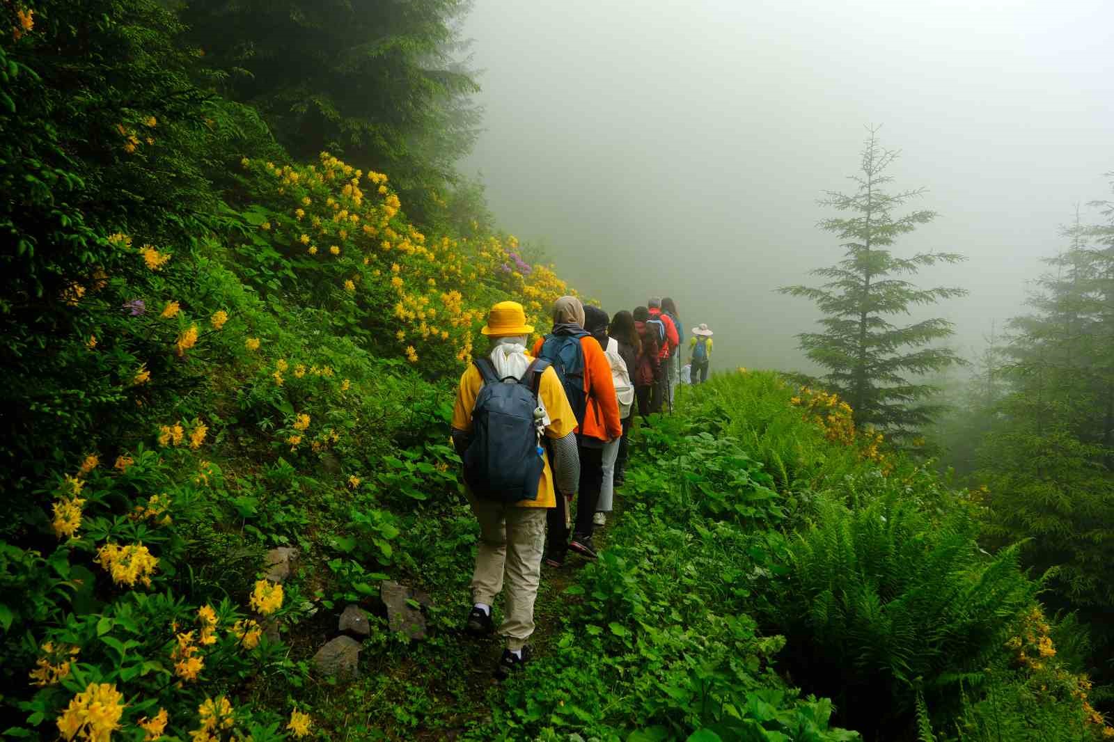 Gümüşhane’nin saklı cenneti Santa Harabeleri’nde eşsiz doğa yürüyüşü
