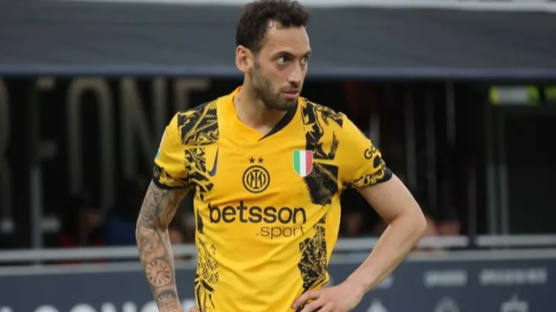 Hakan Çalhanoğlu'ndan kötü haber geldi