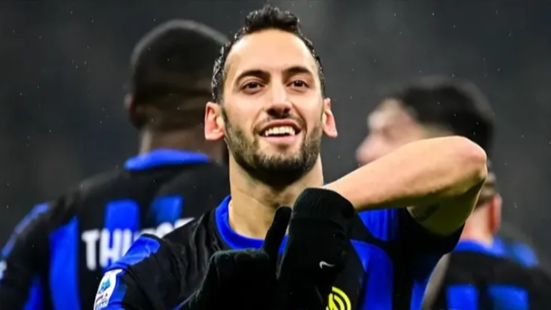 Hakan Çalhanoğlu'nun babasından flaş paylaşım; Galatasaray'a geliyor mu?