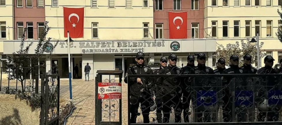 Halfeti Belediyesi’ne operasyon