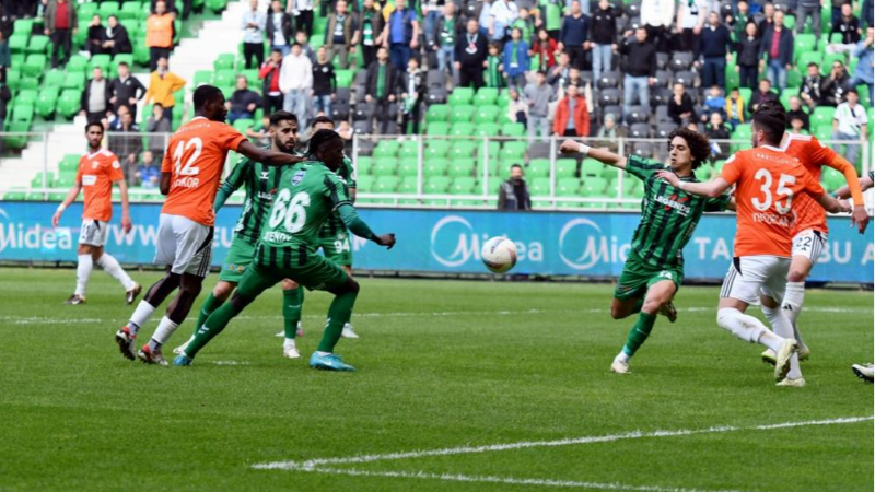 Hayati maç Sakaryaspor'un