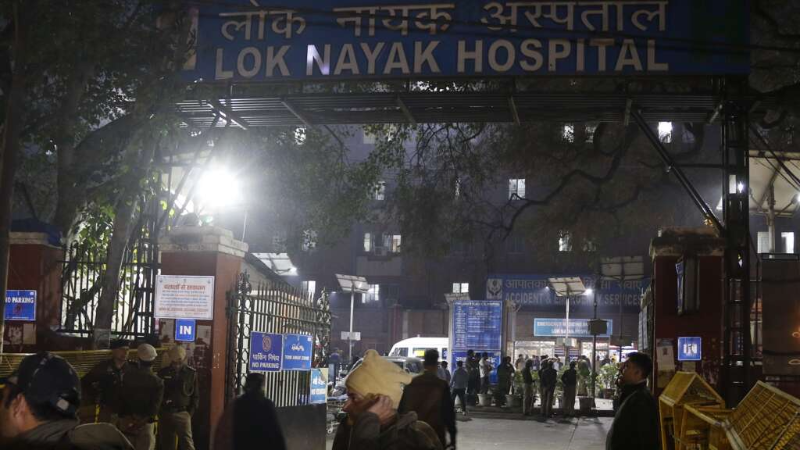 Hindistan’da tren istasyonunda facia: 18 ölü