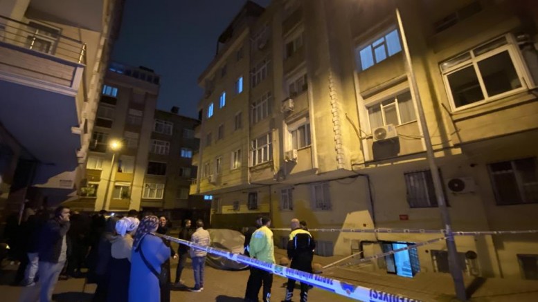 İki binanın zemininde çökme: 20 daire tahliye edildi