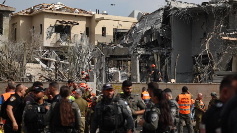 İran, ABD saldırısı sonrası İsrail’in 10 noktasını füzelerle hedef aldı