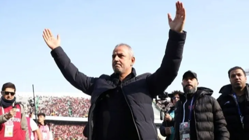İran'da İsmail Kartal önümüzdeki sezona bakıyor