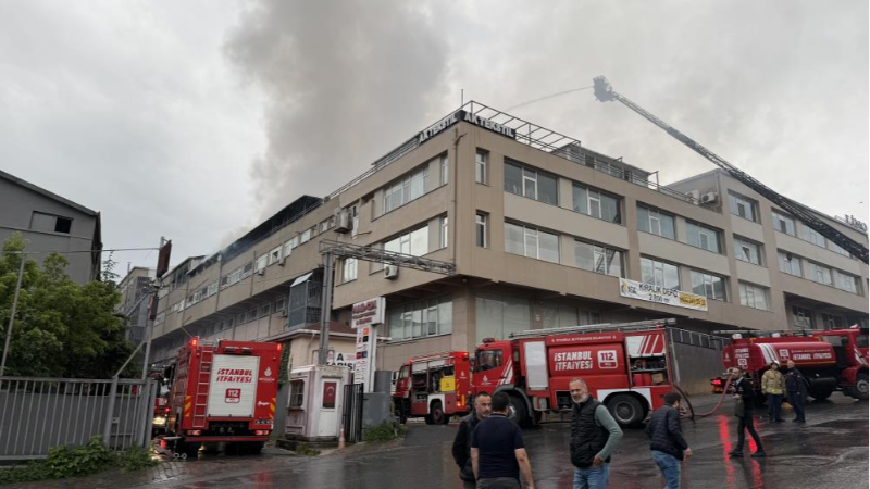 İstanbul Eyüpsultan'da yangın paniği; Korku dolu anlar...