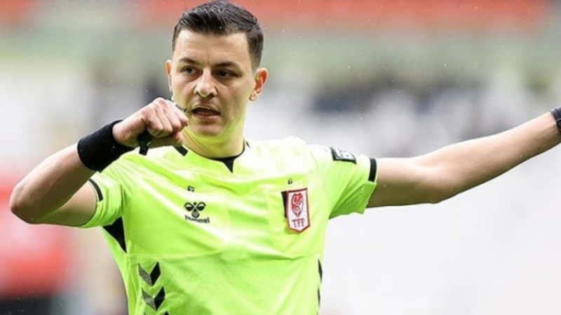 İşte Süper Lig'de erteleme maçlarının hakemleri...