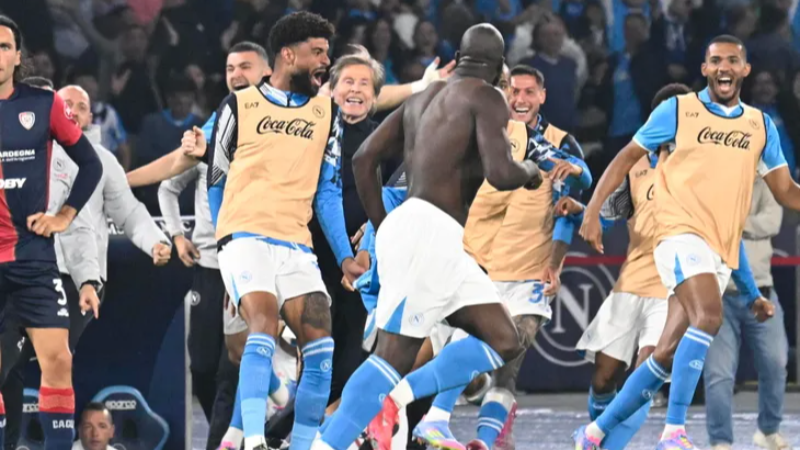 İtalya Serie A'da şampiyon Napoli