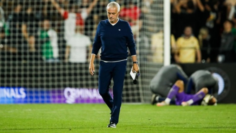 Jose Mourinho, Feyenoord rövanşı için taraftara güveniyor