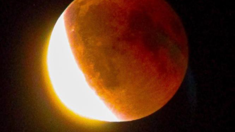 Kanlı Ay tutulması Bursa’dan izlendi
