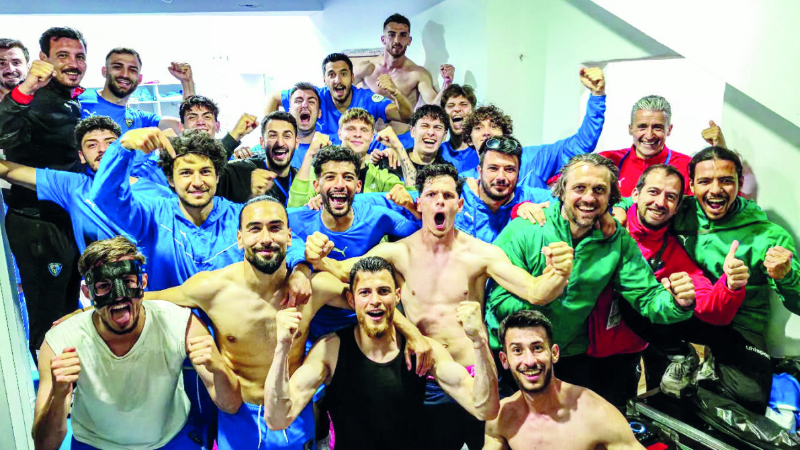 Karacabey Belediyespor play off'u zorluyor