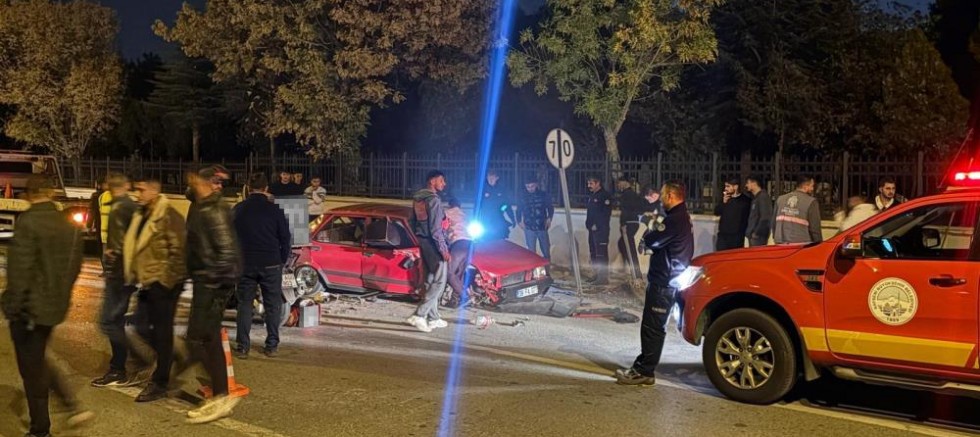 Karşı yola geçen otomobil dehşet saçtı