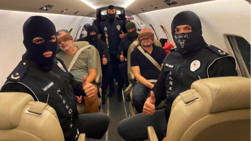 Kırmızı Bültenle aranan uyuşturucu baronu yakalandı!