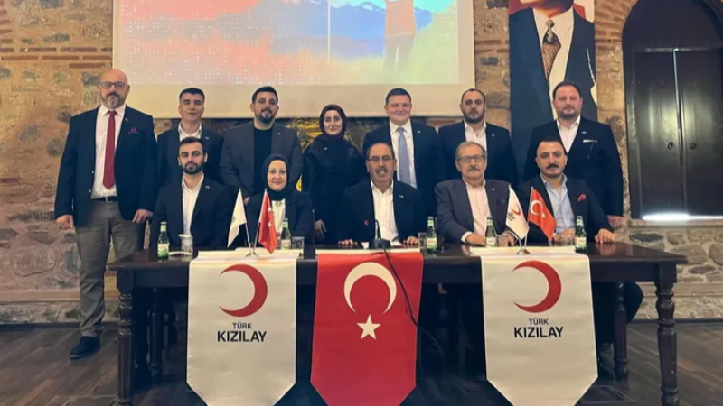 Kızılay Bursa Osmangazi Şubesi'nde Sinan Aydın güven tazeledi