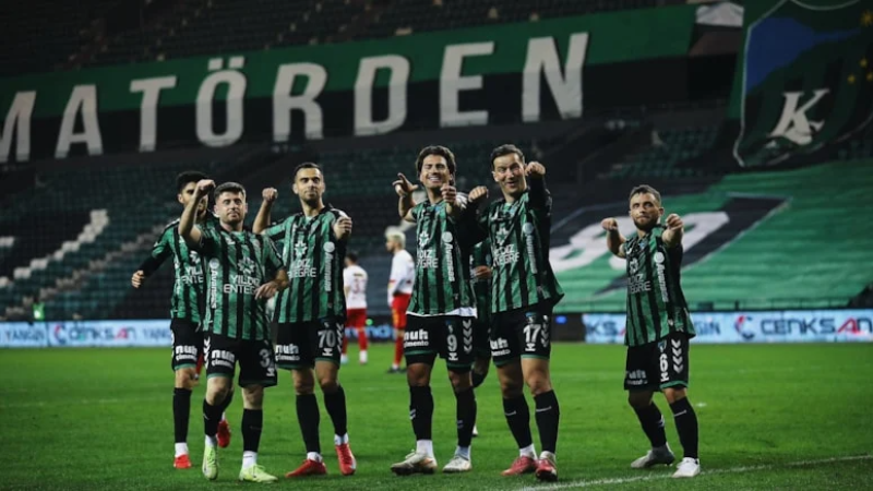 Kocaelispor 16 yıl sonra Süper Lig'de