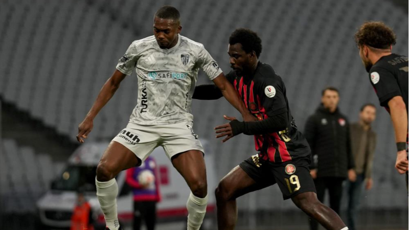 Kocaelispor puanı son anda kurtardı!