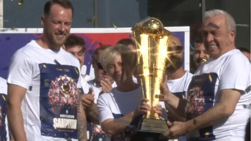 Kupa Bursa Nilüfer'e çok yakıştı!