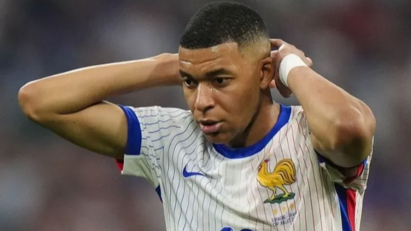 Kylian Mbappe'nin yaptığı iyilik başını derde soktu