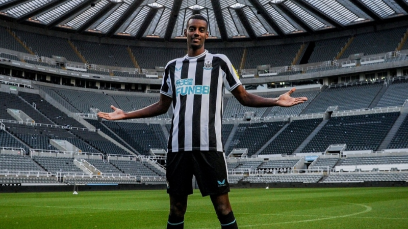 Liverpool Alexander Isak'a kancayı taktı