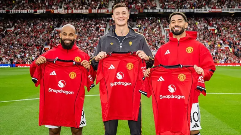 Manchester United hücum hattına bakın kaç para harcadı!