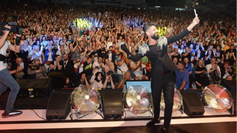 Mehmet Çevik'ten  Bursa Gemlik'te ücretsiz konser
